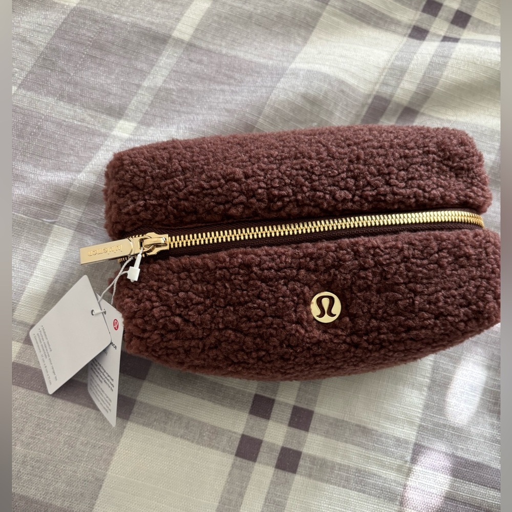Lululemon Makeup Bag